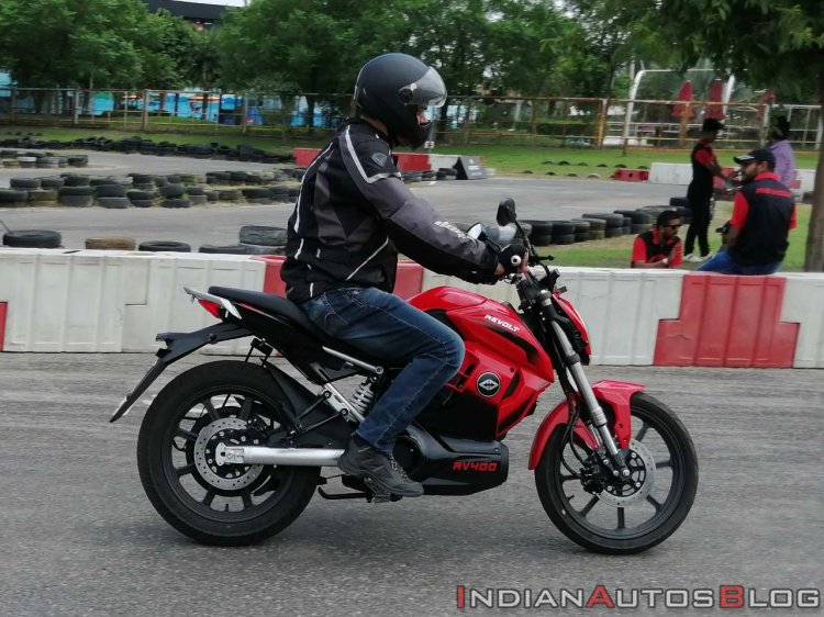 Revolt Rv400 1