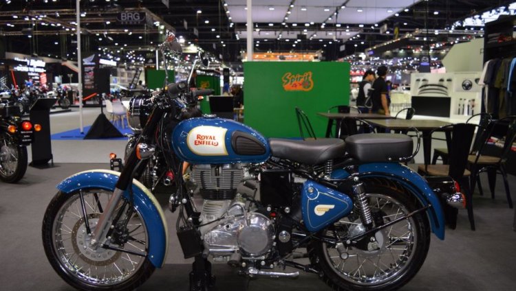 Royal Enfield Classic 500 Lagoon Left Side At 2017