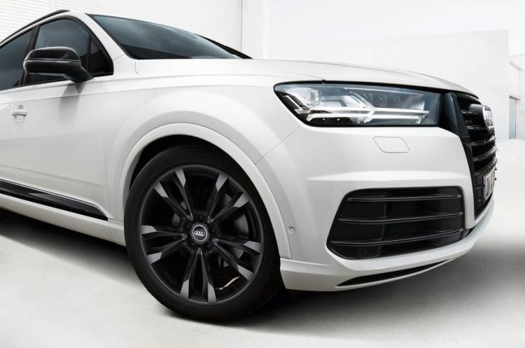Audi Q7 Black Edition 1