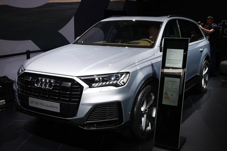 2019 Audi Q7 Facelift Front Three Quarters