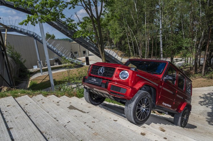 Mercedes G Class Hyacinth Red Metallic