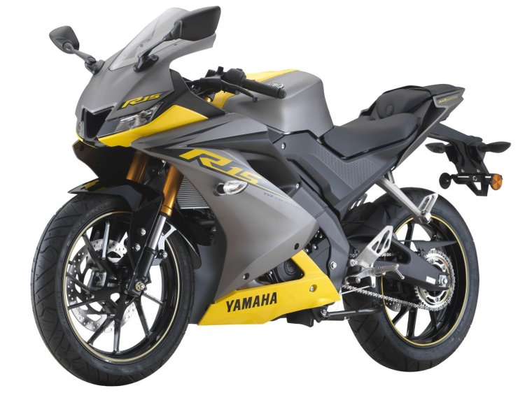 19 Yamaha Yzf R15 V3 0 Gets Three New Colours In Malaysia Priced At Inr 2 03 Lakh