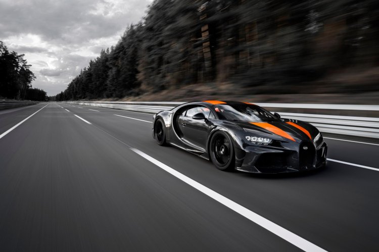 The Bugatti Chiron went airborne at 447 km/h, record-breaking driver