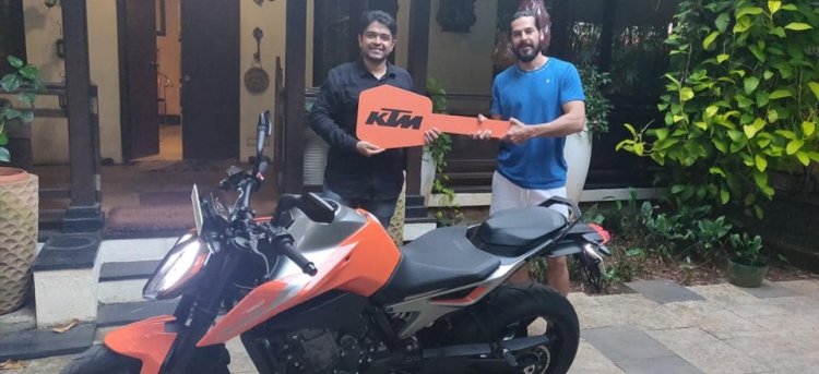 Ktm 790 Duke Deliveries Start Actor Dino Morea Get