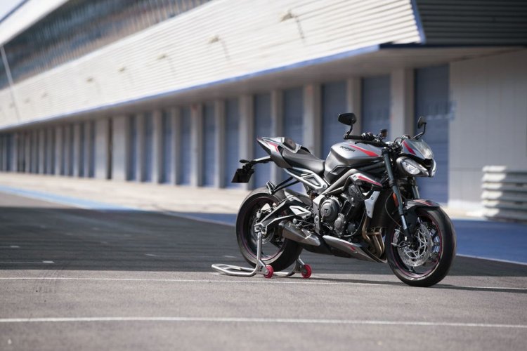 2020 Triumph Street Triple Rs Static Shots Right F