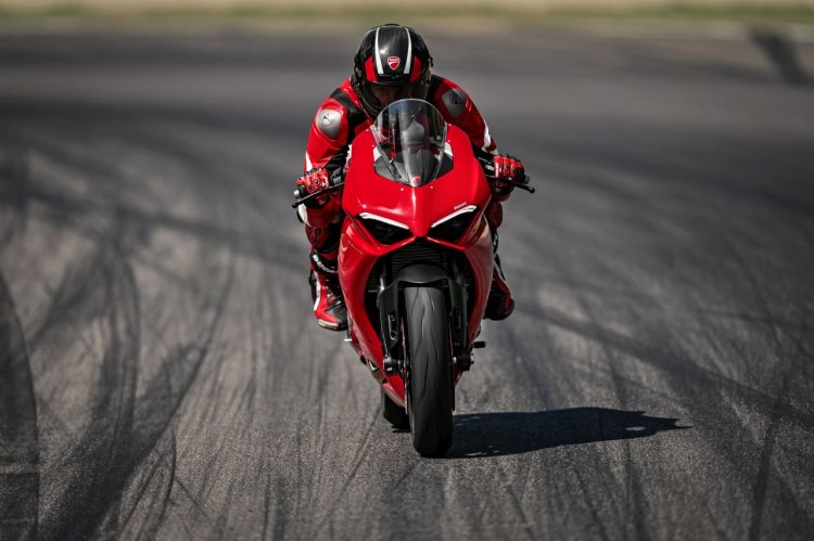 Ducati Panigale V2 to be launched in India next month - Report