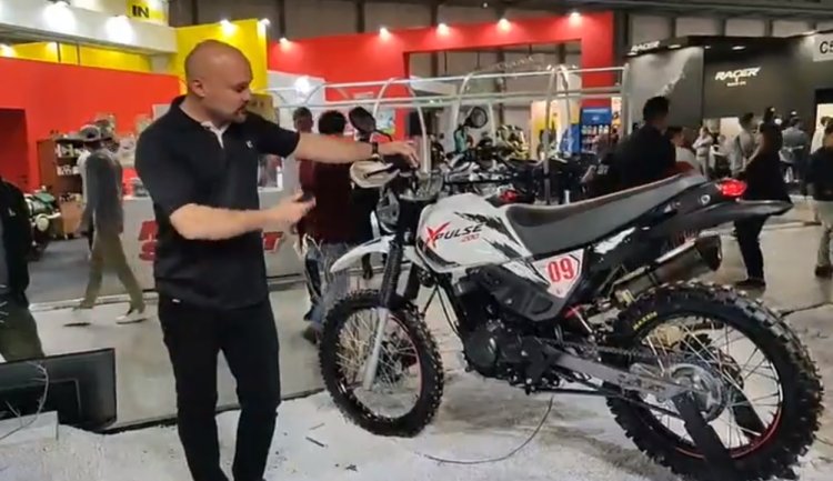 Hero Xpulse 200 Rally Kit Edition Left Side