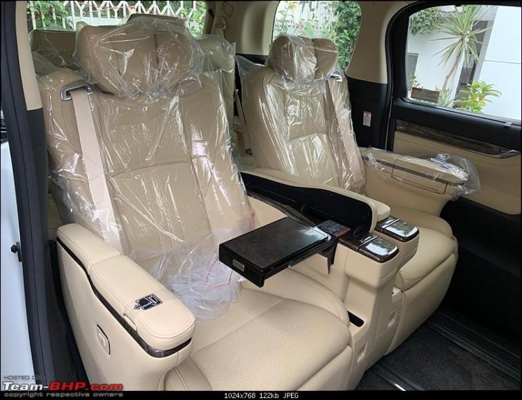 Toyota Vellfire Luxury Mpv Seats 2