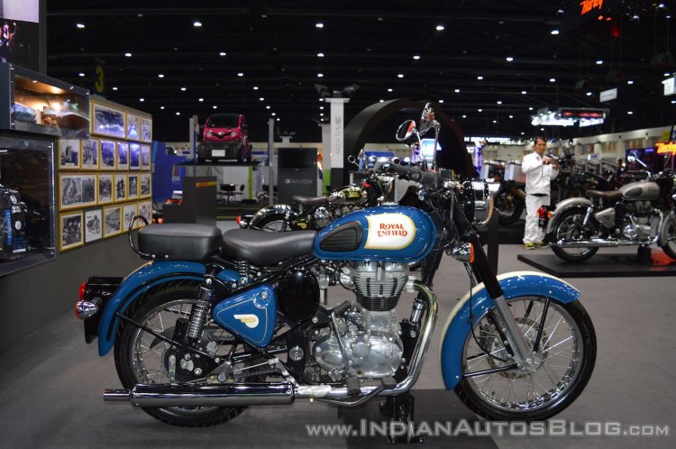Royal Enfield Classic 500 Lagoon Right Side At 201
