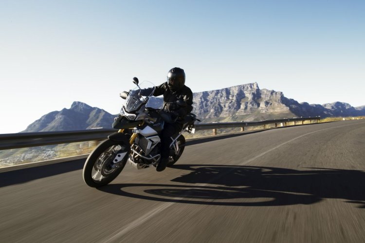 2020 Triumph Tiger 900 Rally Pro Action Tarmac