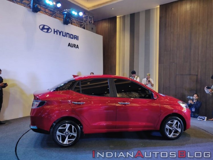 Hyundai Aura Exteriors Side Profile 1 B55b