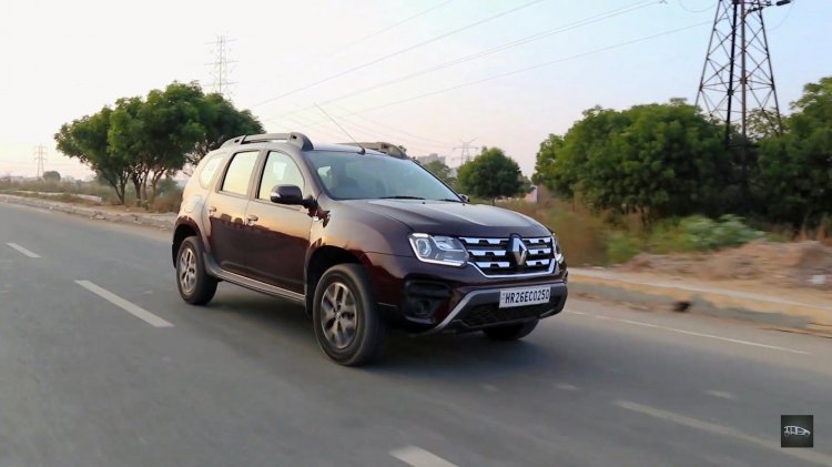 2019 Renault Duster Action Image Front Angle 2 1ab