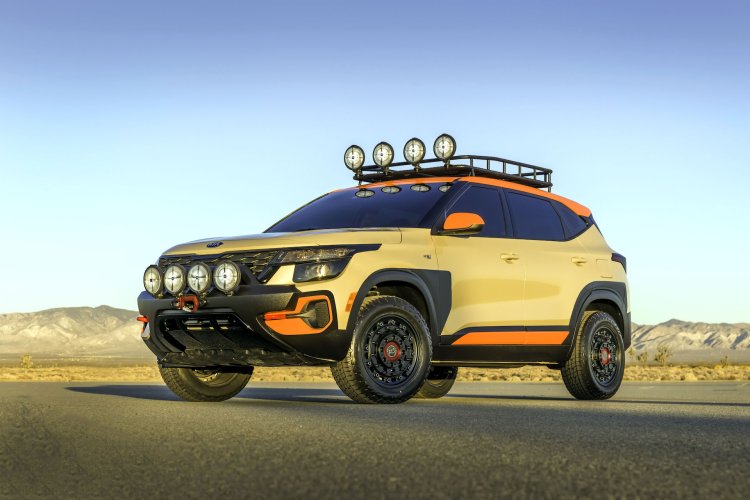 Kia Seltos X Line Trail Attack Concept Front Thrre