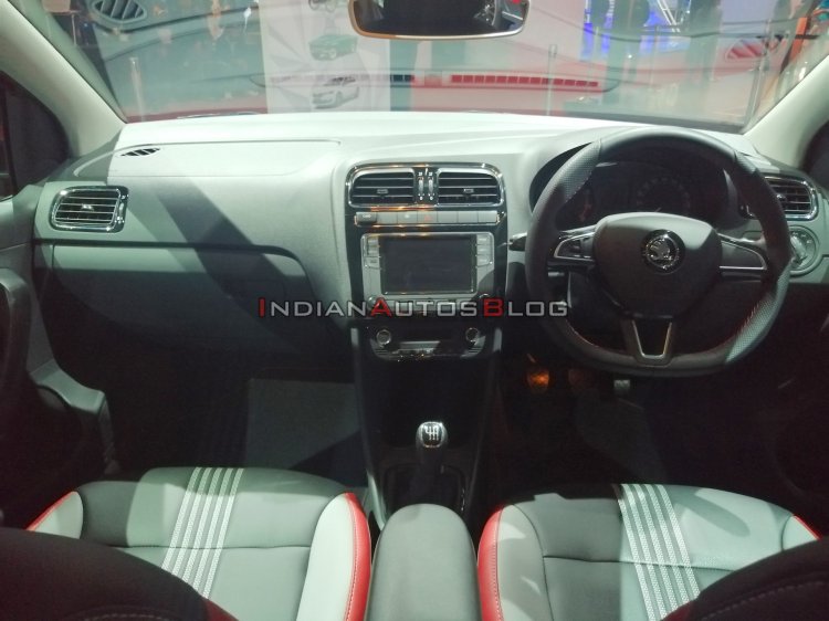 Skoda Rapid Monte Carlo 1 0l Tsi Dashboard Interio