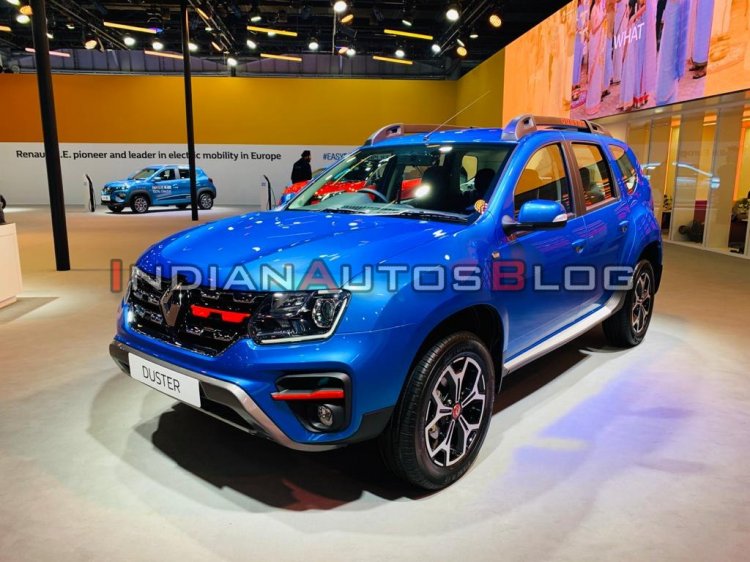 Renault Duster Turbo Petrol Front Three Quarters A
