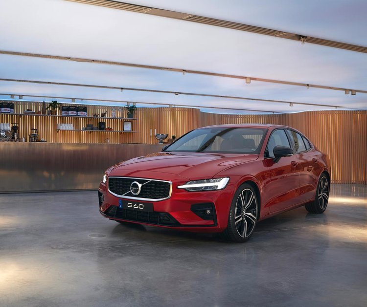 All New Volvo S60 Mk3 Front Three Quarters