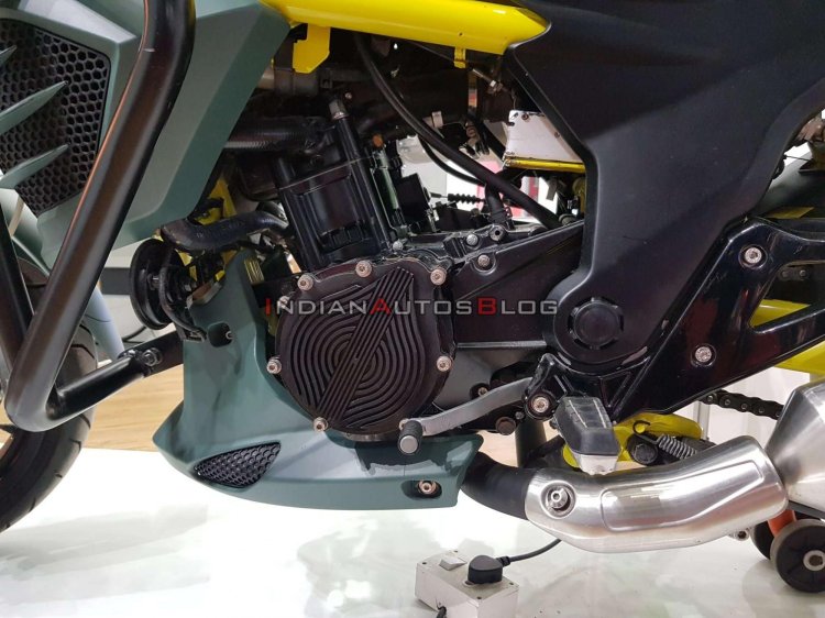 Arai Mild Hybrid Mahindra Mojo Closeup