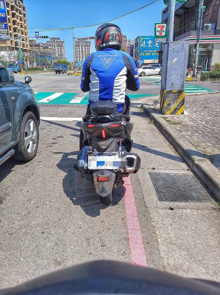 Yamaha Cygnus X 125 Prototype Rear