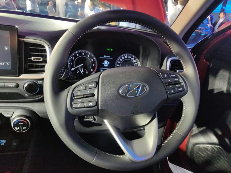Hyundai Venue Steering Wheel B5ae