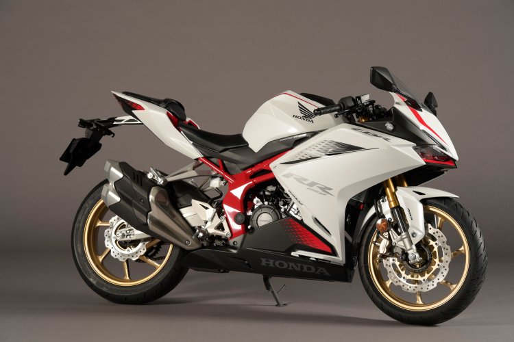 Honda CBR250RR gets a new colour scheme in Japan