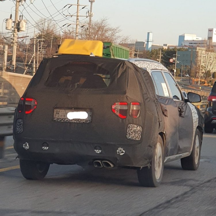 7 Seat Hyundai Creta Rear Three Quarters Spy Shot