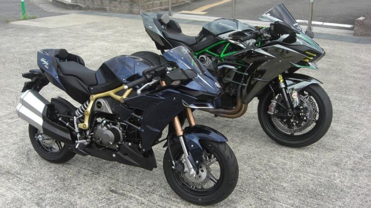 Modified Kawasaki Z125 Front Three Quarter Left