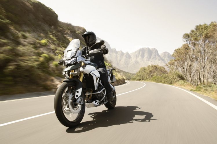 2020 Triumph Tiger 900 Rally Pro Action Shot 7544