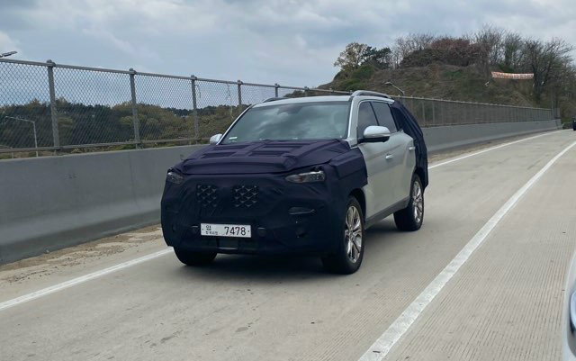 New Ssangyong Rexton Facelift Front Quarters Spy S
