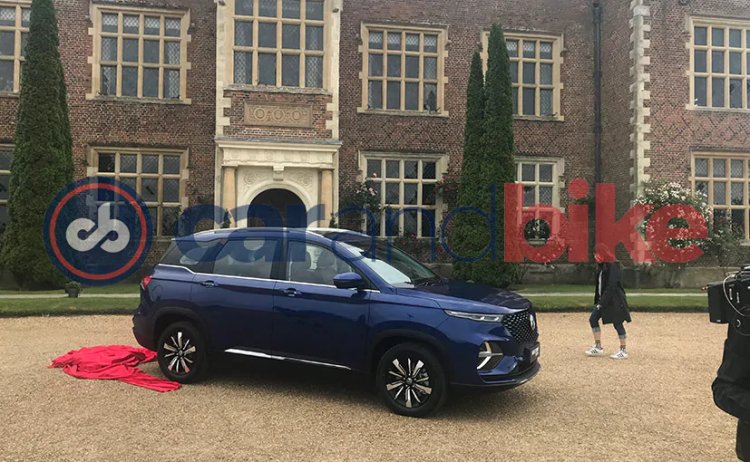 Mg Hector Plus Starry Sky Blue Front Quarters