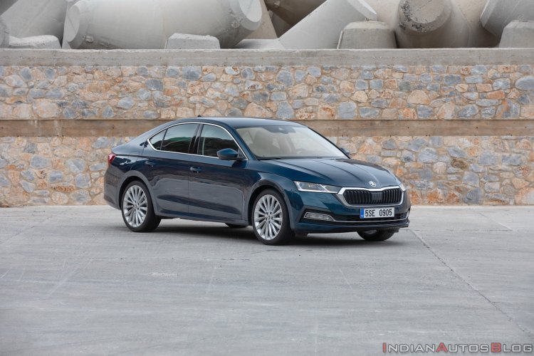 2021 Skoda Octavia Front Quarters Right Side
