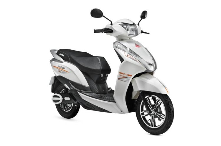 Ampere Magnus 60 Front 3 Quarter