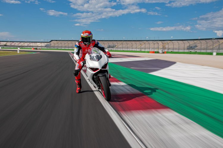Comments On Ducati Panigale V2 Gets A New White Rosso Livery [video]