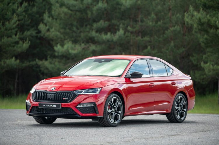 Skoda Octavia Rs Front Still