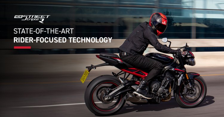 2020 Triumph Street Triple R Action