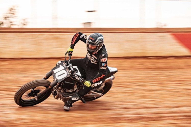 Royal Enfield Twins Ft In Action