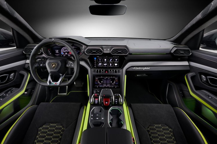 Lamborghini Urus Graphite Capsule Dashboard