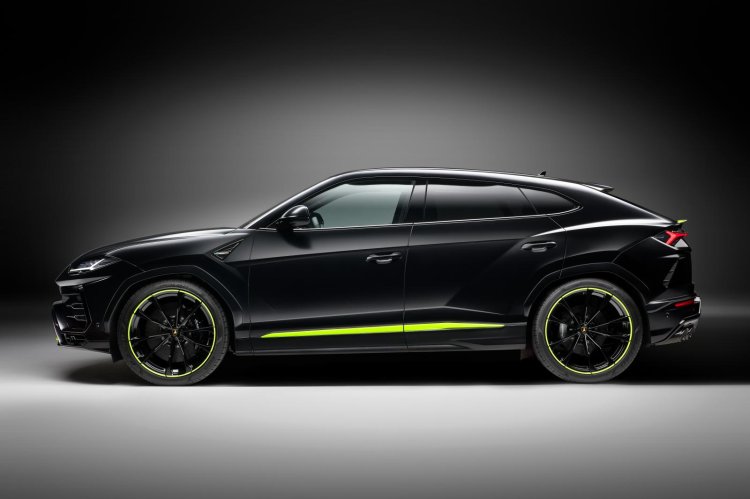 Lamborghini Urus Graphite Capsule Left Side
