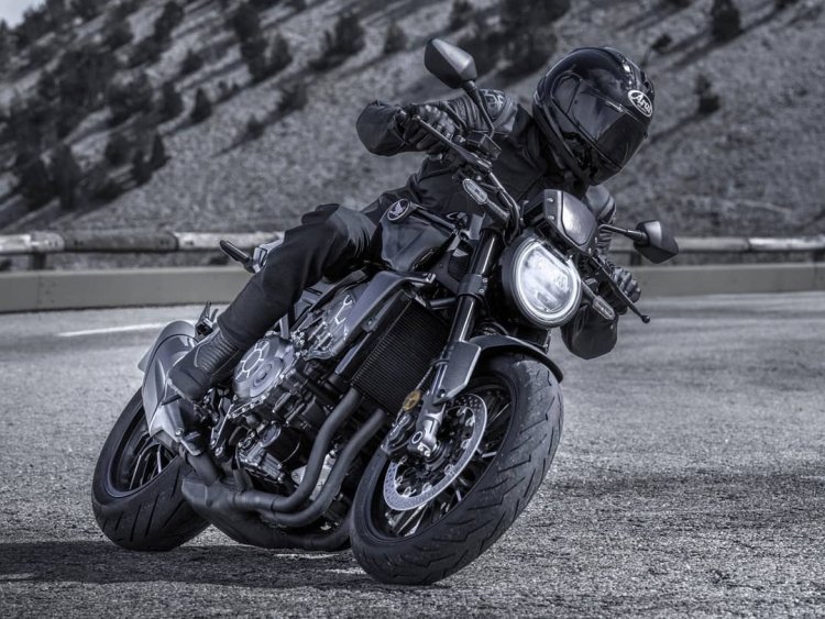 2021 Honda Cb1000r Black Edition Cornering