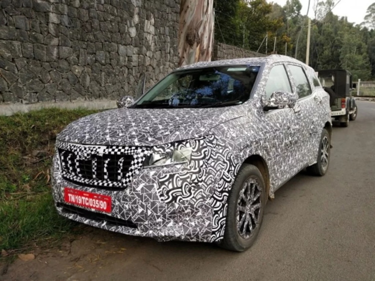 Next Gen Mahindra Xuv500 Spy Front Quarter