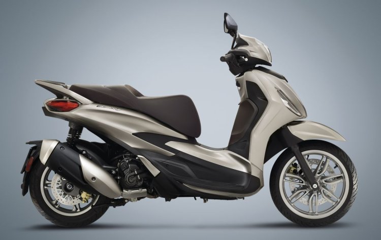 2021 Piaggio Beverly Right Side