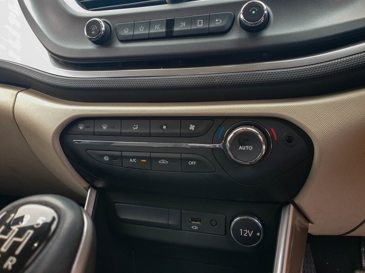 Tata Altroz Iturbo Xpress Coling Button