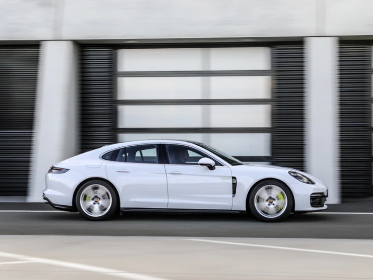 Porsche Panamera Facelift Side Profile