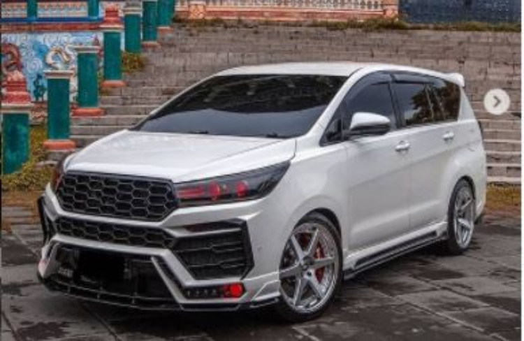 Modified Innova Crysta Looks Sinister With Lamborghini Urus-Like Looks