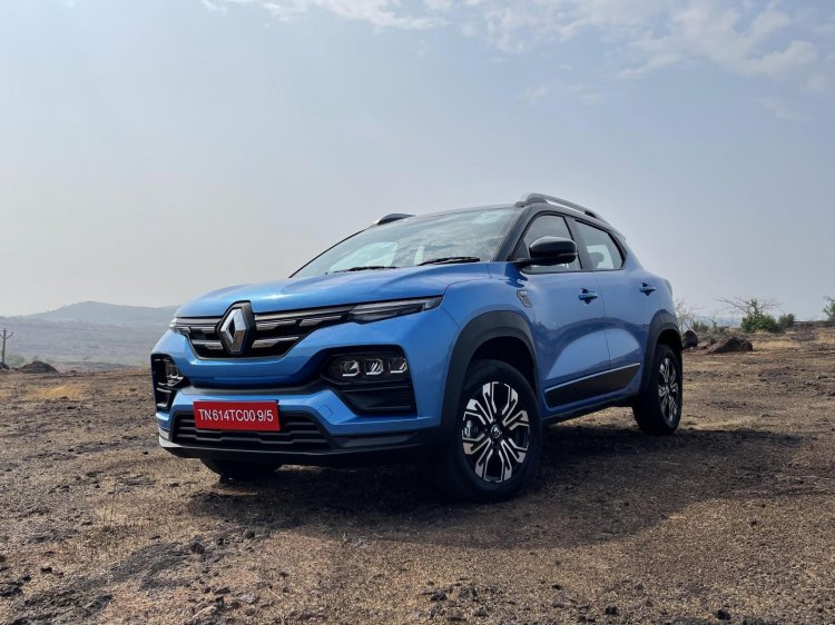 Renault Kiger Front Three Quarters Blue Image
