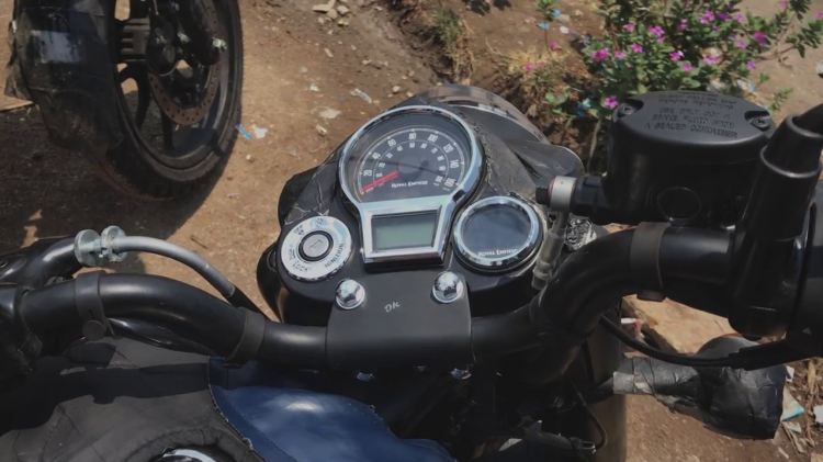 New Royal Enfield Classic 350 Spy Shot instrument