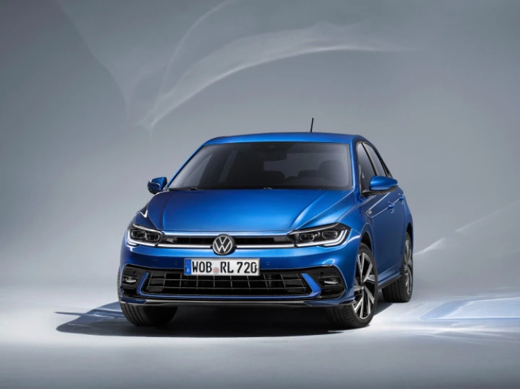 new Volkswagen Polo Facelift Front Quarter