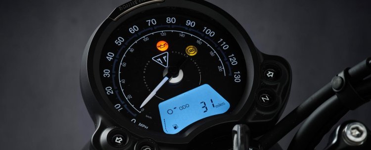Triumph Street Scrambler Sandstorm Dash