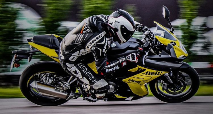 2021 Benelli 302r Action