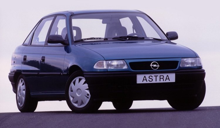 Opel Astra front angle