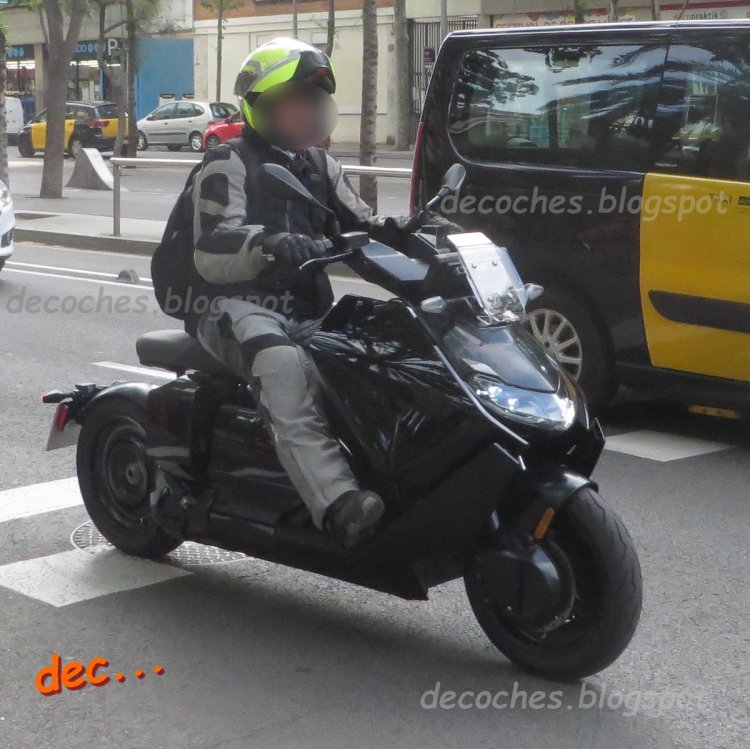 Bmw Ce 04 Spy Shot Front Right